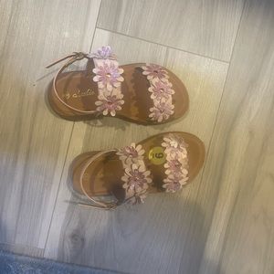 Toddler sandals, size 9, pink